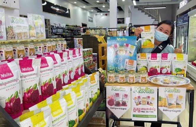 Navita’s products are displayed in several markets in Phnom Penh during their promotional campaign.