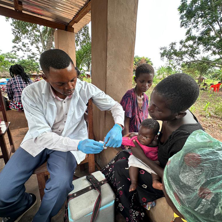Assessment of adherence to the National Malaria Guidelines in treatment management of malaria among children under five in integrated community case management in the DRC