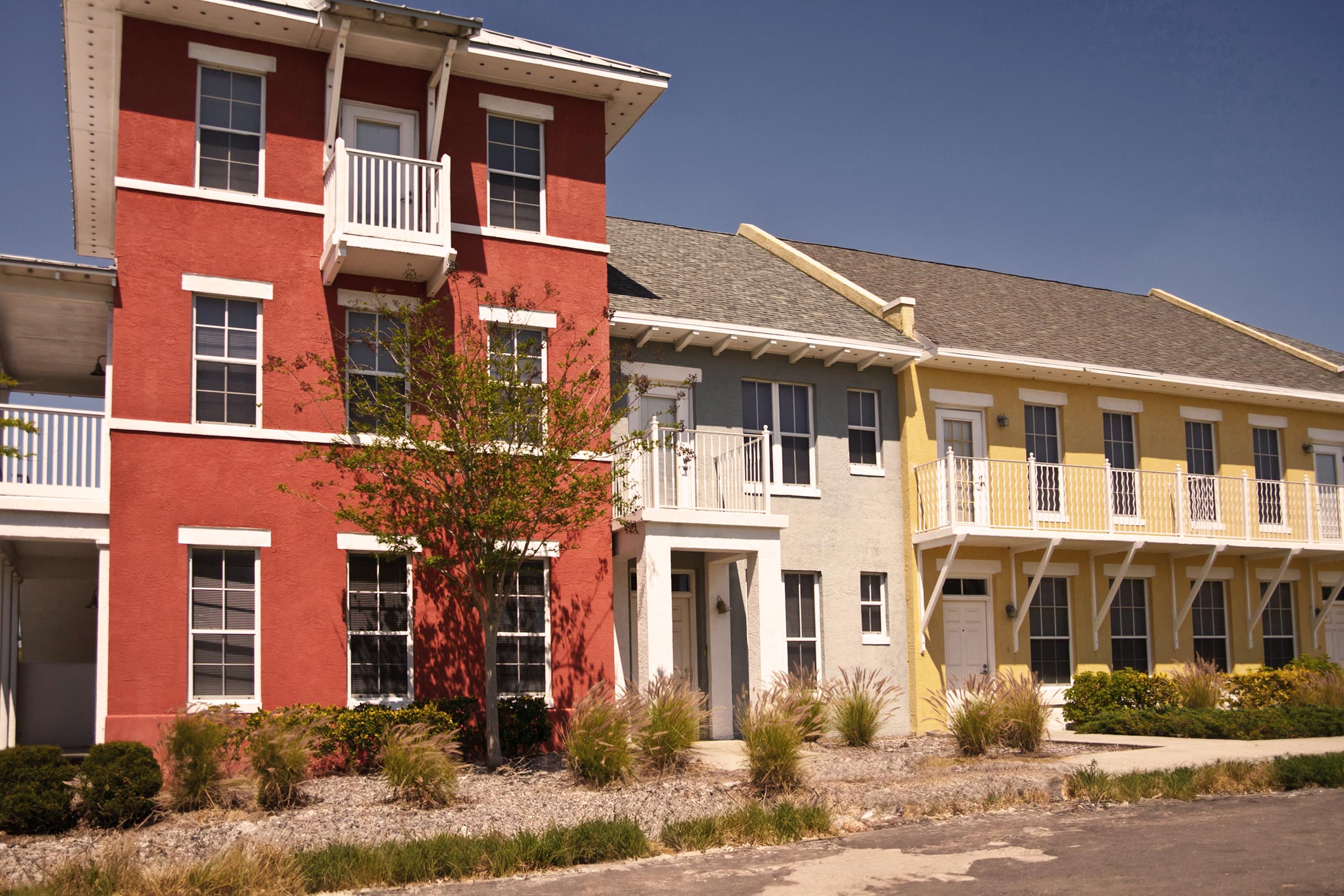 townhouses of different sizes